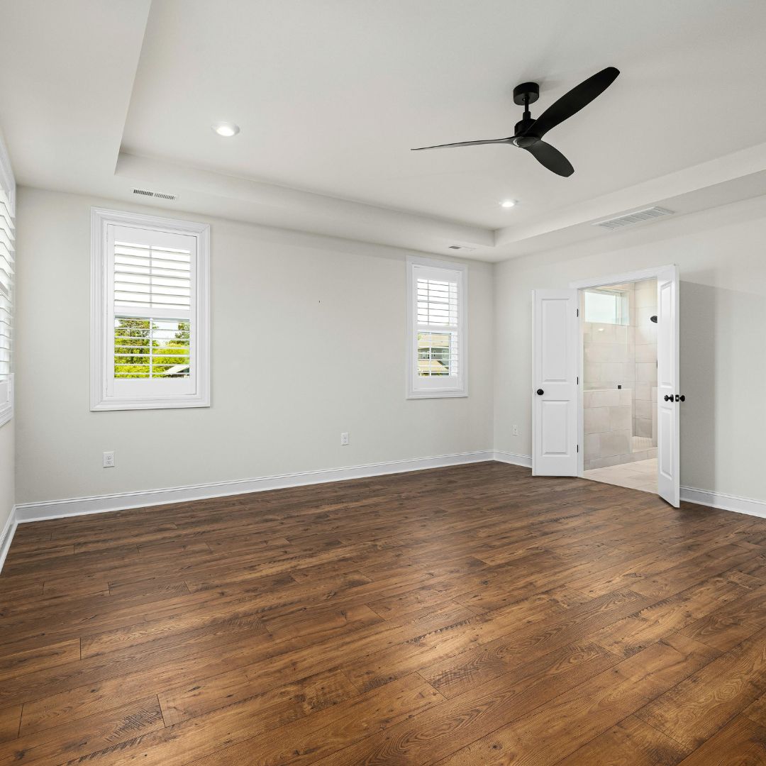 Professionele stucadoor van DSG Afbouwgroep Nederland B.V. aan het werk met dunpleister